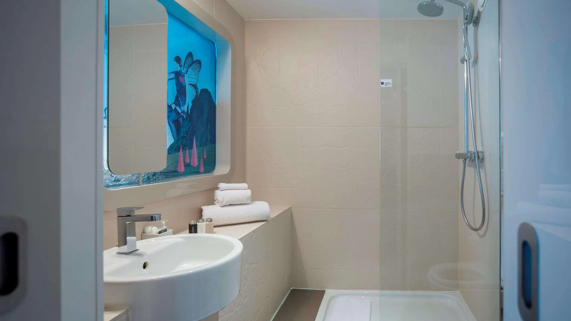 Le Marcel Gare De L'est Hotell 4*